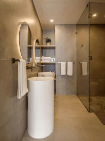 A gorgeous hotel bathroom.